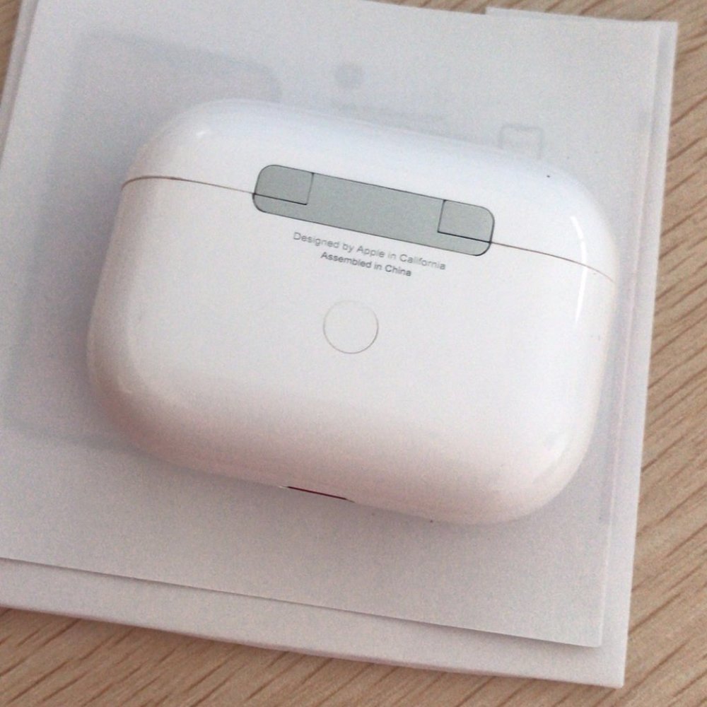 Apple's new headphones - Picture 11 of 13